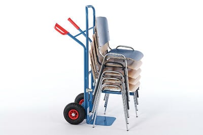 Ein einfacher Transport ist mithilfe des Stuhltransportkarrens möglich